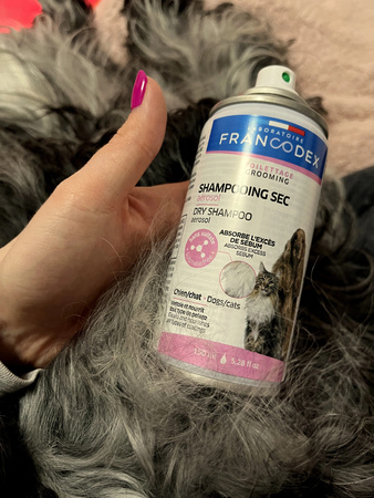 Francodex Szampon suchy dla psa i kota z olejkiem jojoba 150 ml115