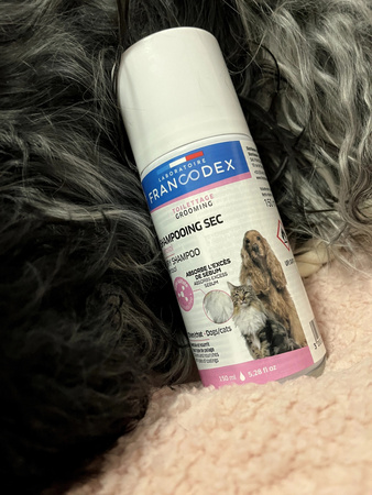 Francodex Szampon suchy dla psa i kota z olejkiem jojoba 150 ml115